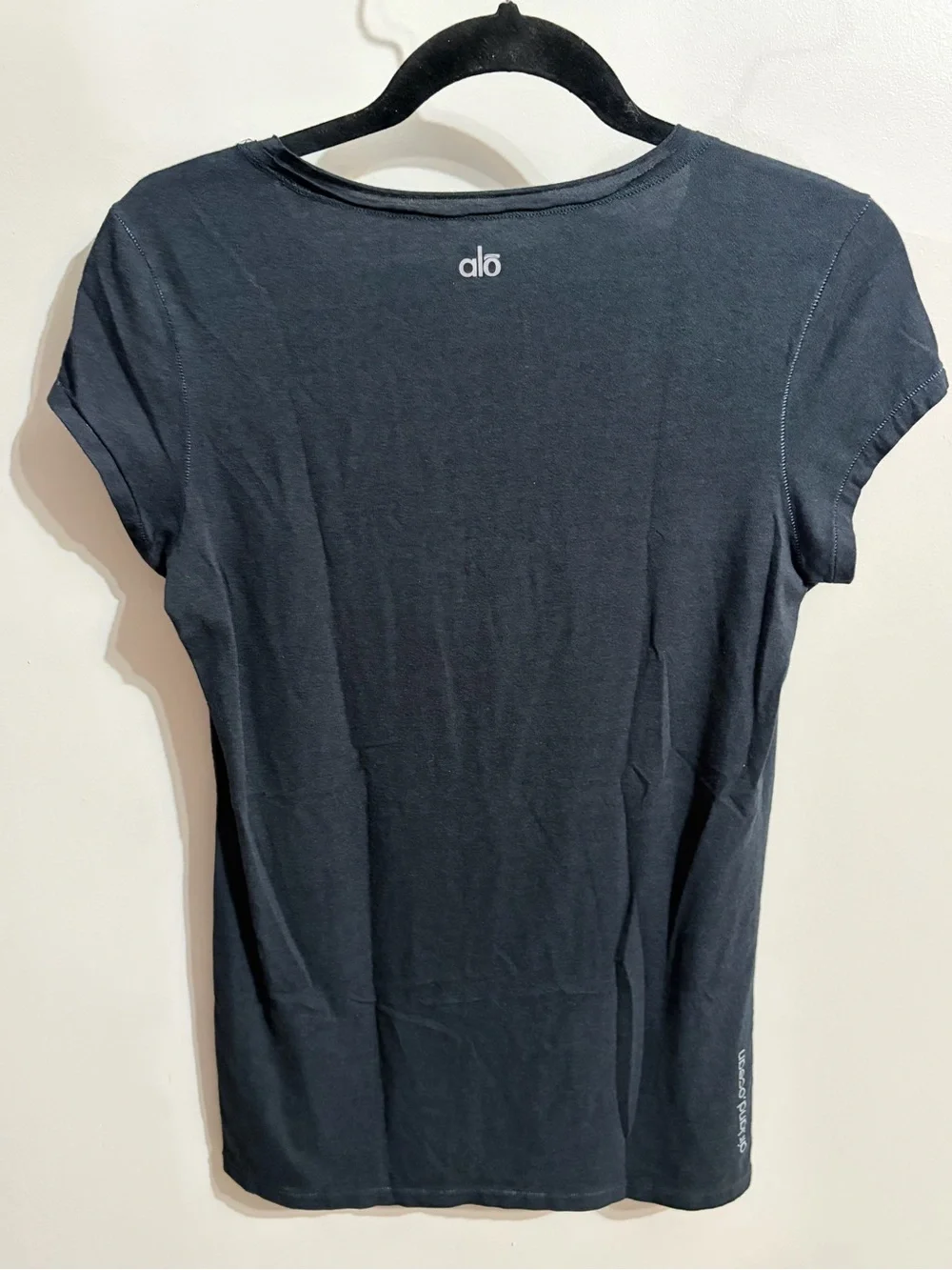 ALO Yoga Black Short Sleeve Crewneck Tee